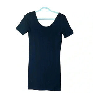 Forever 21 LBD little black dress bodycon mini short sleeve basic casual Size M